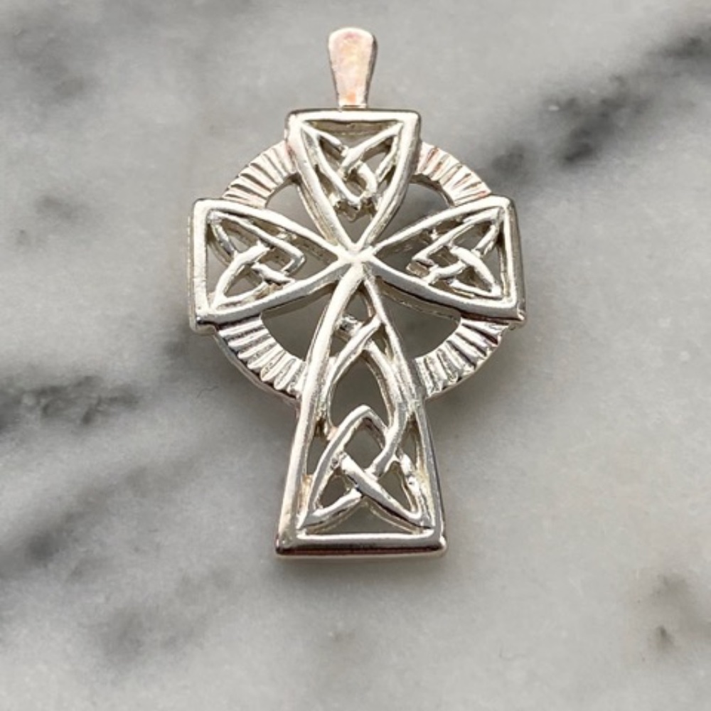 Vintage Solid Sterling Silver Celtic Cross - Picture 4 of 4